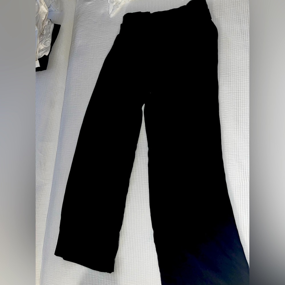 Express pants with buckle